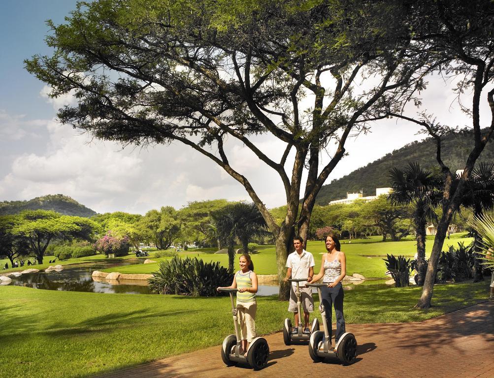 فندق ذا بالاس اوف ذا لوست سيتي أت صن سيتي ريزورت المظهر الخارجي الصورة Segway tour at Sunway Resort