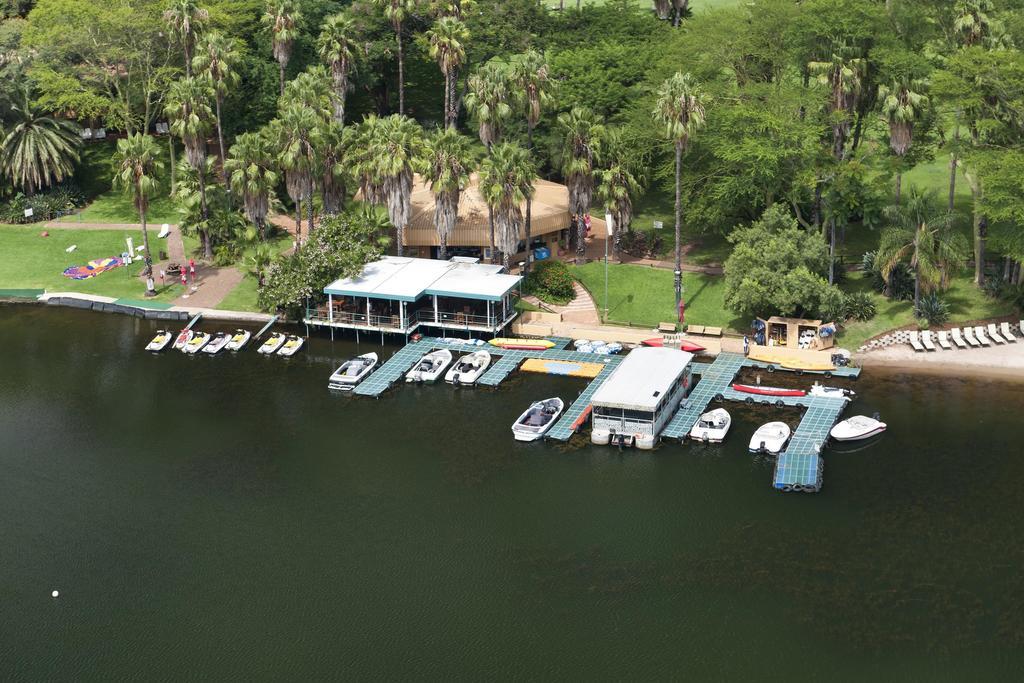 فندق ذا بالاس اوف ذا لوست سيتي أت صن سيتي ريزورت المظهر الخارجي الصورة Aerial view of the Lake Awosting Marina