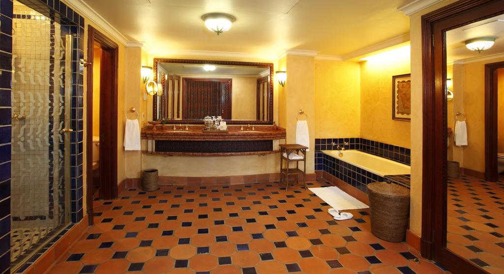 فندق ذا بالاس اوف ذا لوست سيتي أت صن سيتي ريزورت الغرفة الصورة Bathroom