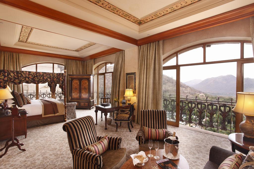 فندق ذا بالاس اوف ذا لوست سيتي أت صن سيتي ريزورت الغرفة الصورة A suite at the Taj Mahal Palace