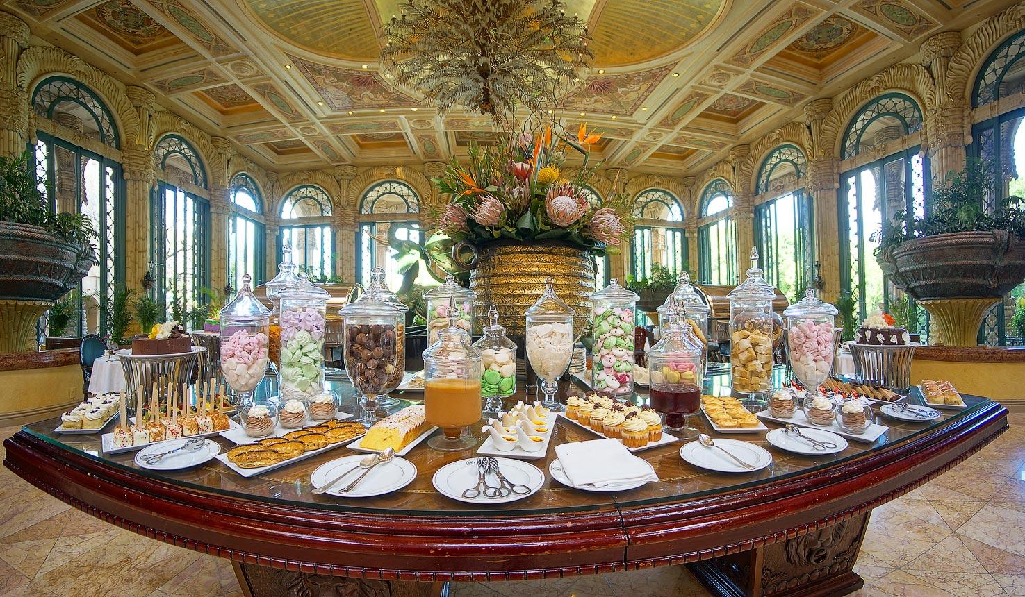فندق ذا بالاس اوف ذا لوست سيتي أت صن سيتي ريزورت المظهر الخارجي الصورة A dessert buffet